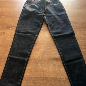 R&B Skinny Cut Jeans w/ Back Ankle Zipper